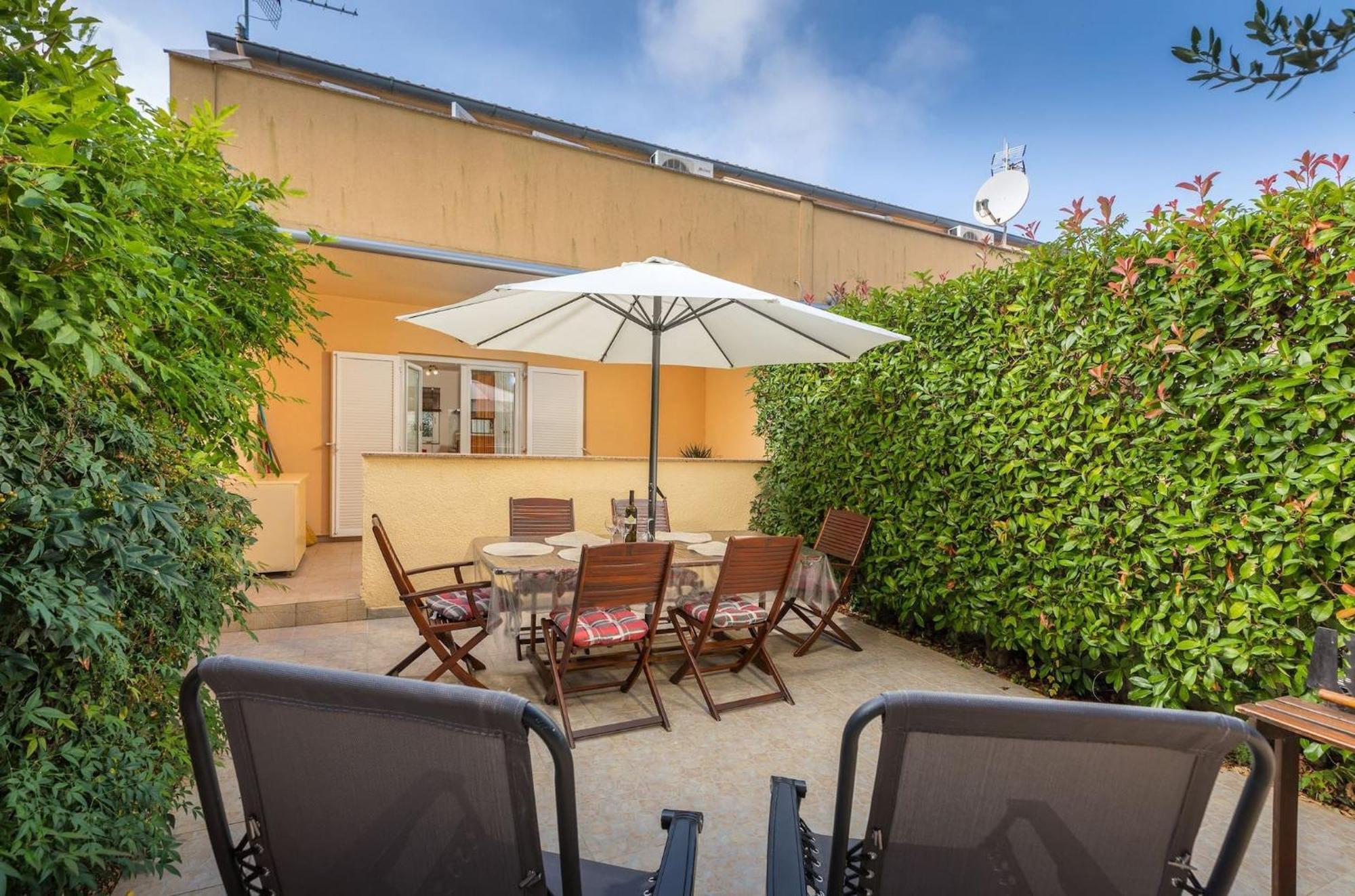 Apartment Buneta With Relaxing Outdoor Area Ližnjan エクステリア 写真
